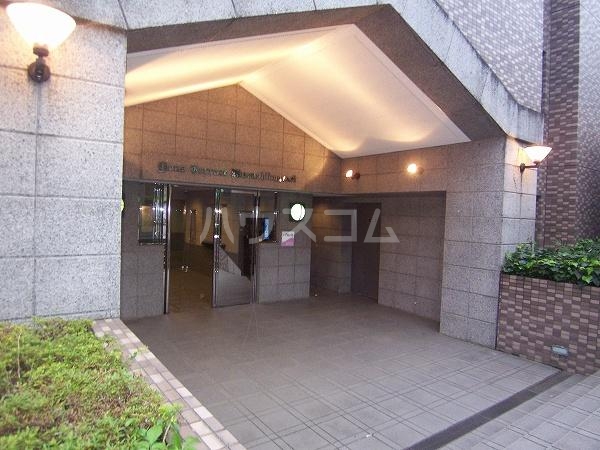 15/21 エントランス