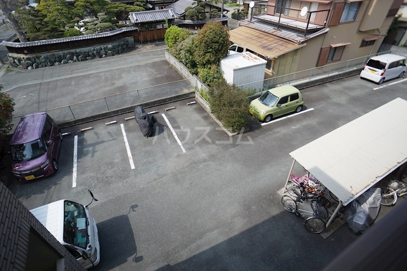 26/30 駐車場