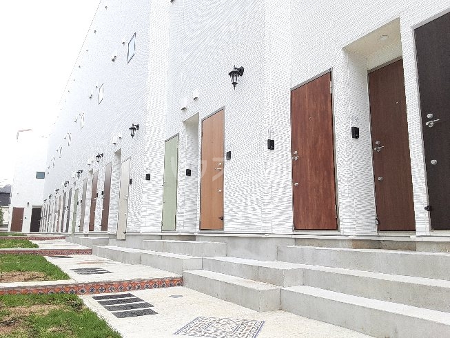 24/30 エントランス