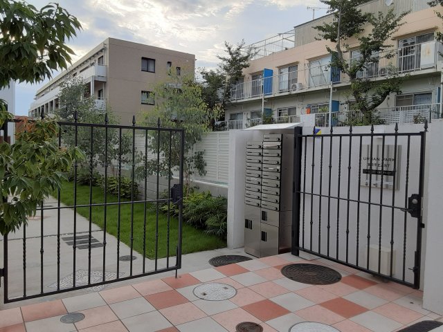 16/26 エントランス