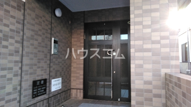 23/28 エントランス