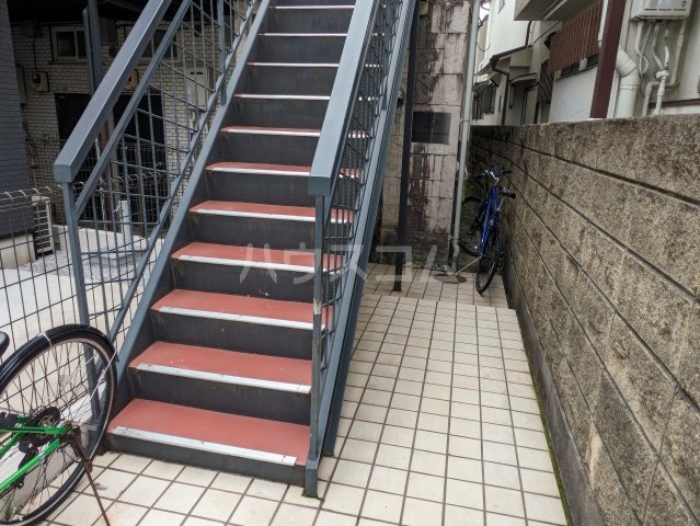 21/29 エントランス