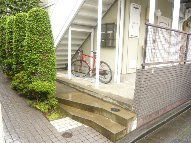 28/30 エントランス