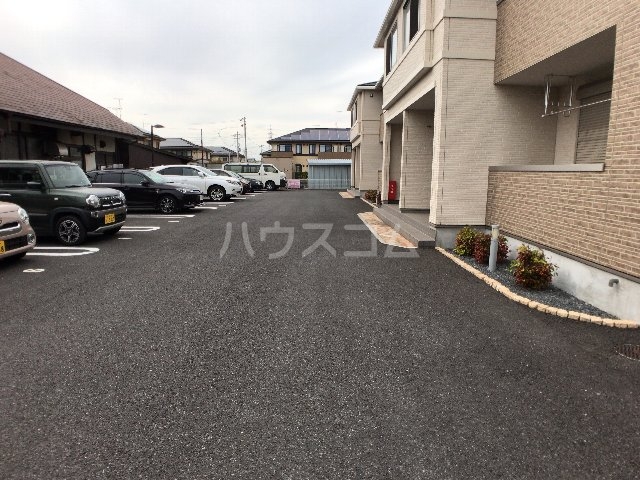 28/30 駐車場