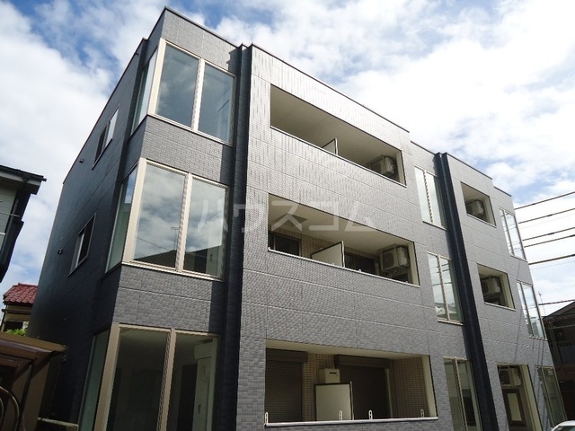 20/26 エントランス