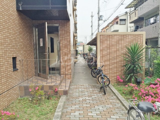 17/20 エントランス