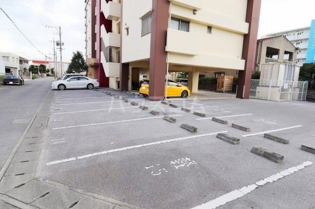 8/10 駐車場