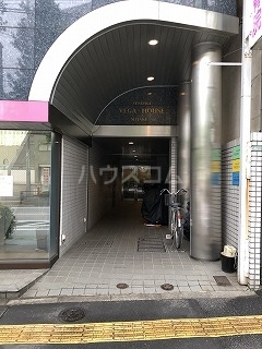 26/30 エントランス
