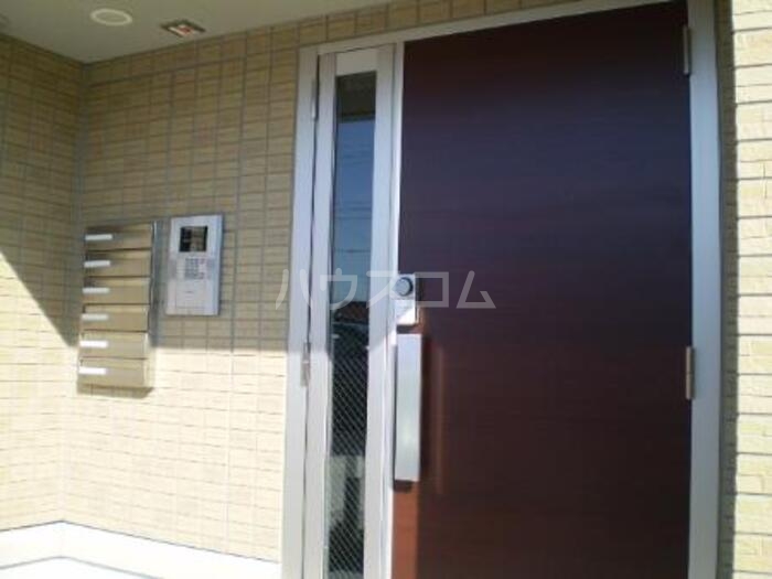 18/25 エントランス