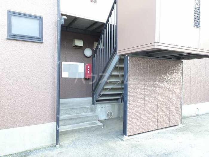 17/19 エントランス