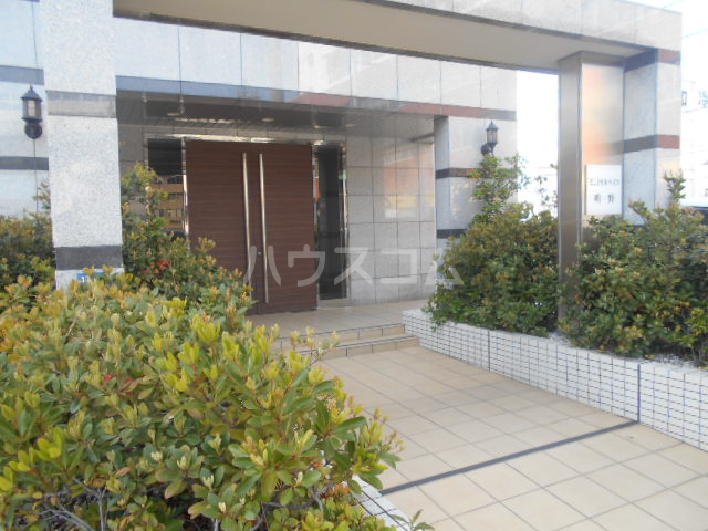 21/30 エントランス