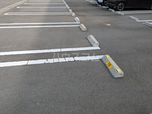 20/28 駐車場