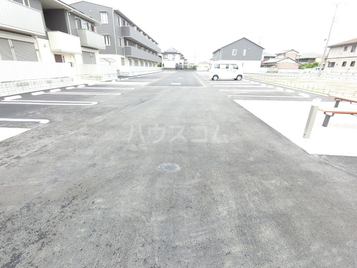 20/28 駐車場
