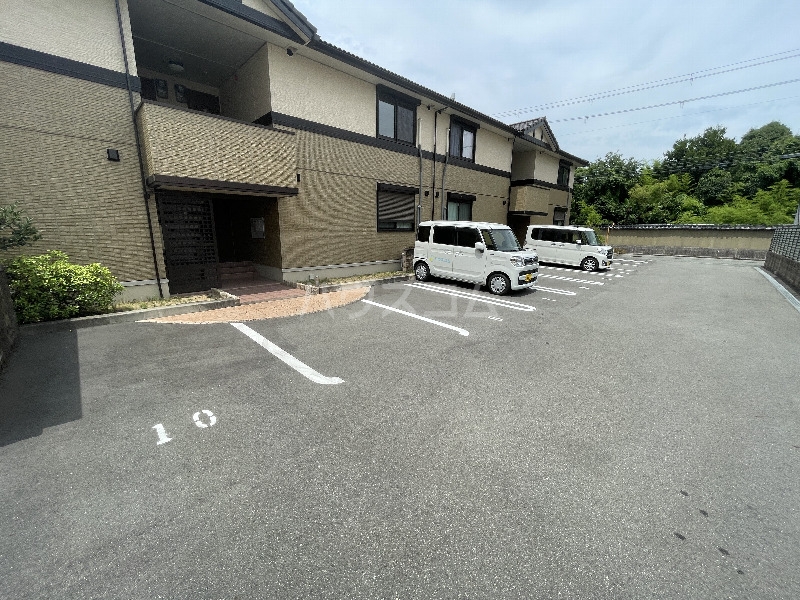 20/23 駐車場