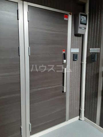 26/30 エントランス