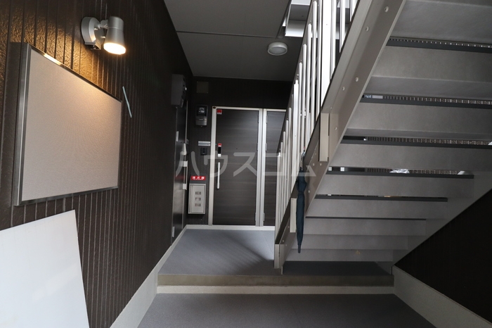 22/30 エントランス