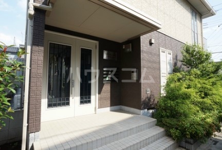 2/5 エントランス