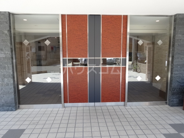 20/29 エントランス