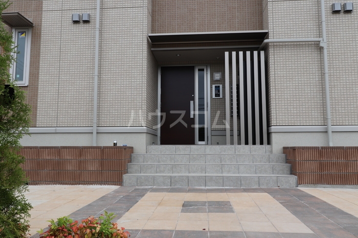 14/25 エントランス