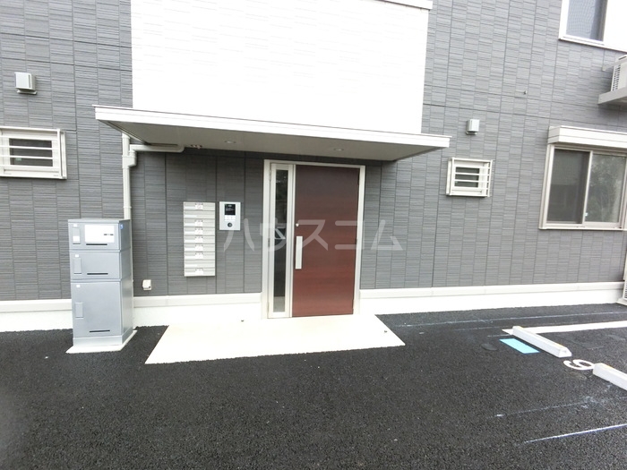 20/30 エントランス