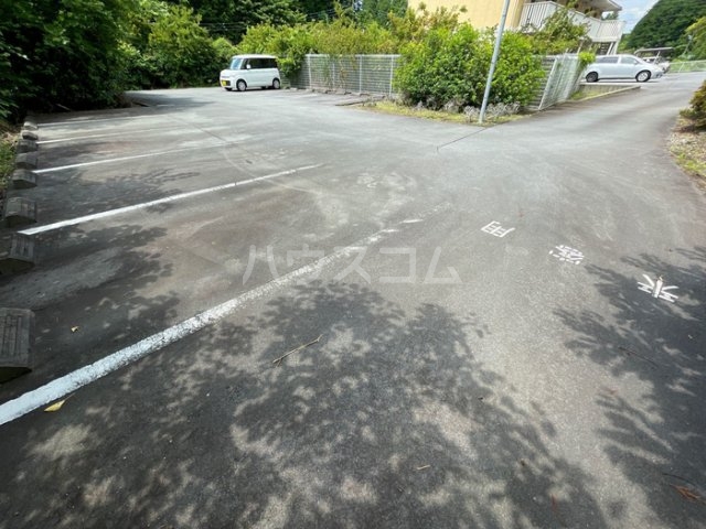 18/18 駐車場