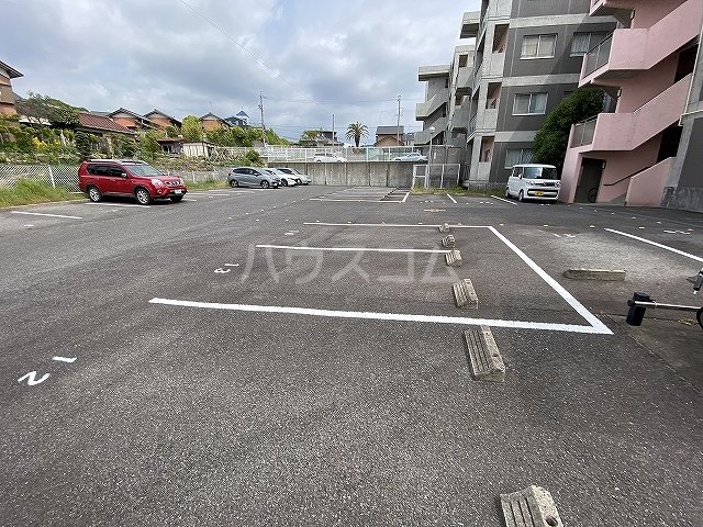 20/29 駐車場