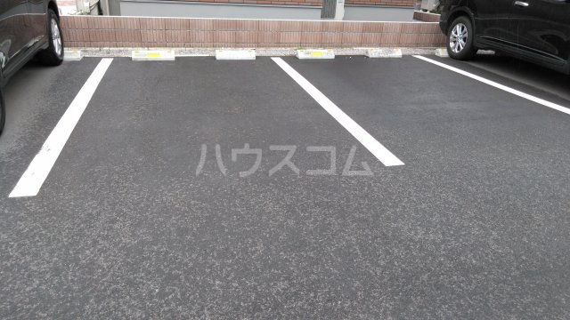 22/27 駐車場
