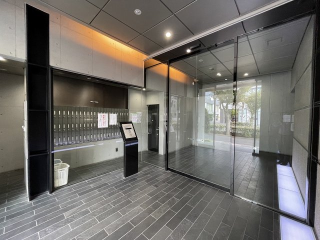 18/29 エントランス