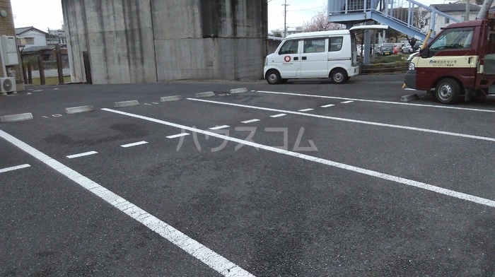 14/17 駐車場