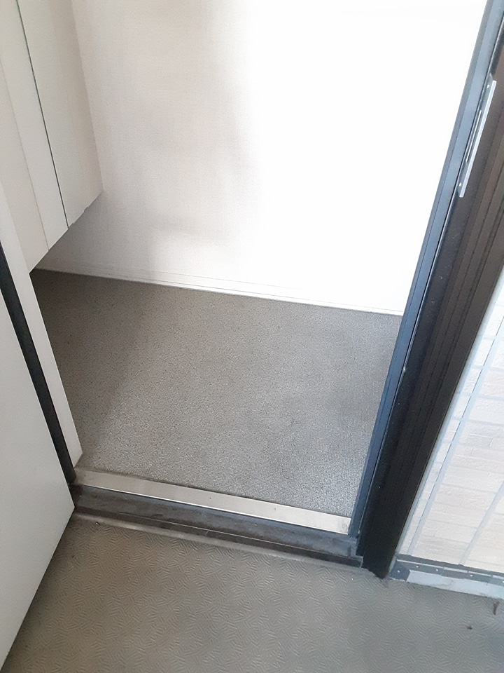 18/27 バルコニー