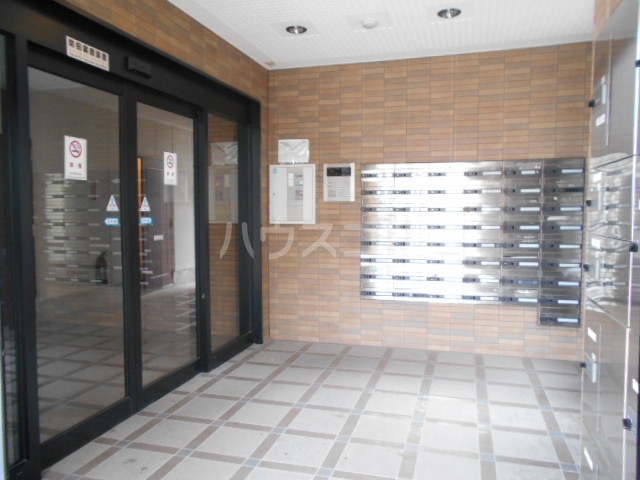 22/25 エントランス