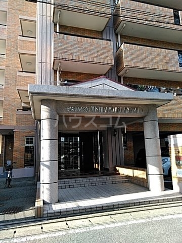 28/30 エントランス