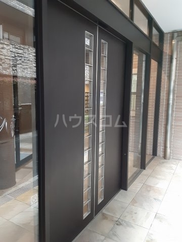 2/3 エントランス