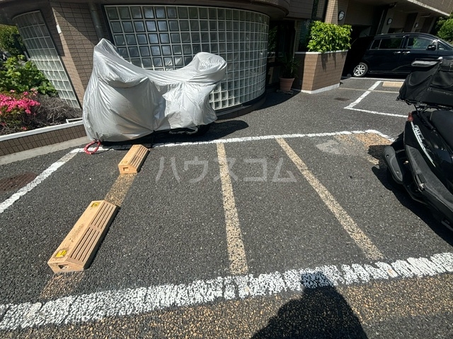 26/30 駐車場