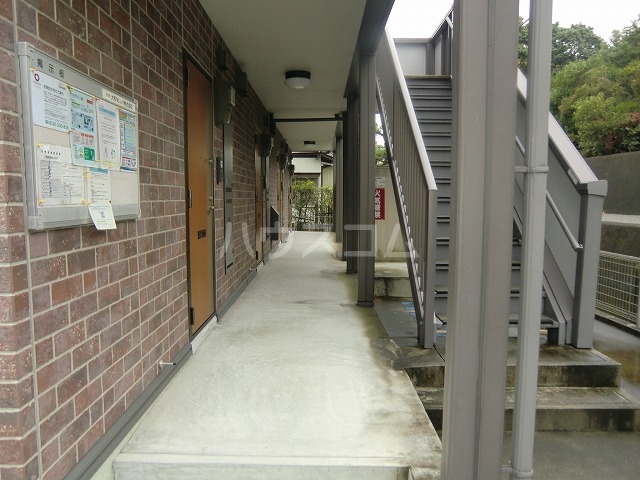 20/23 エントランス