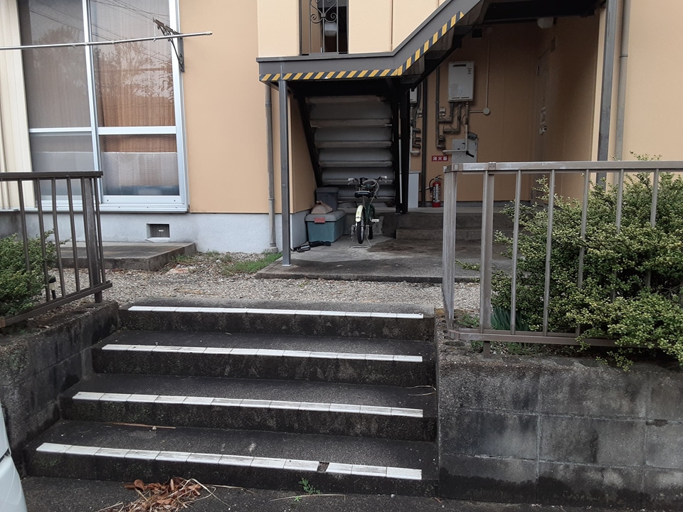 2/4 エントランス