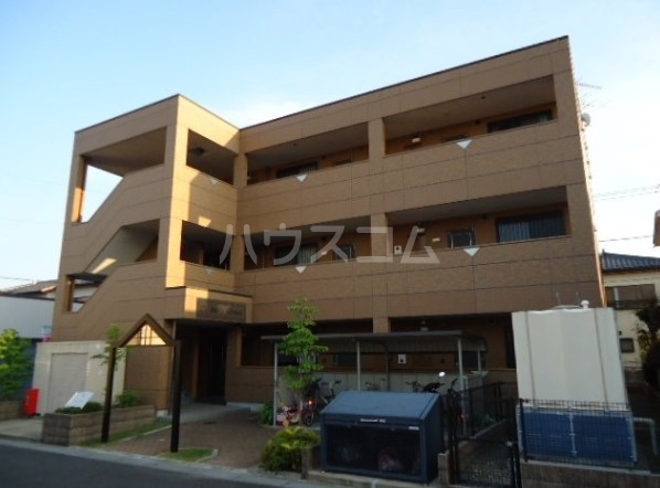 23/25 エントランス