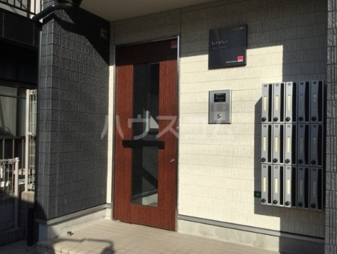 22/27 エントランス