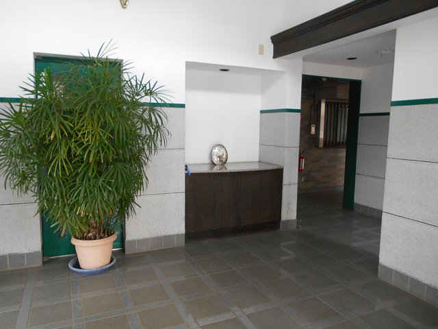 21/30 エントランス