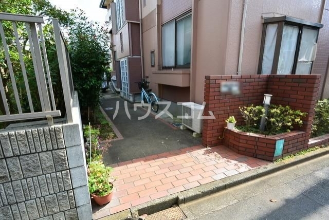 17/26 エントランス