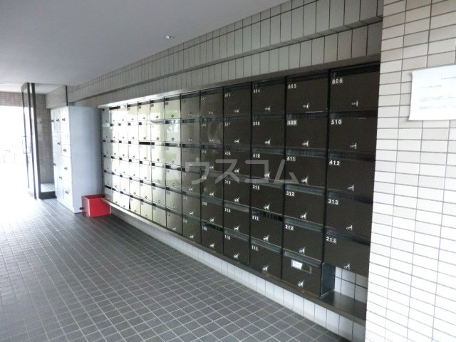 16/21 エントランス