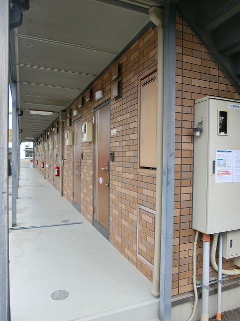 21/30 エントランス