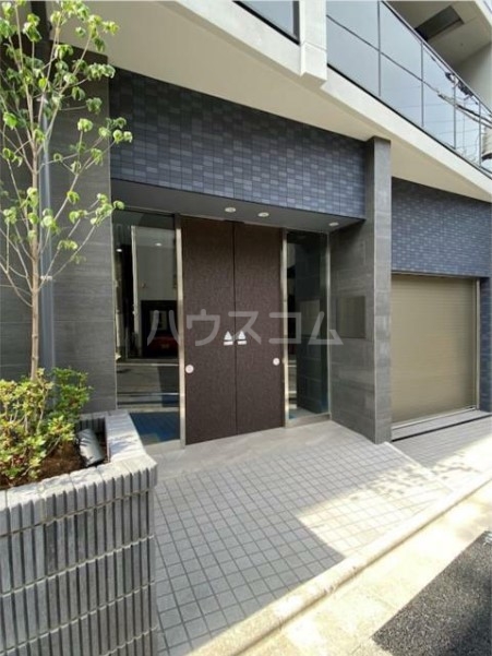 21/26 エントランス