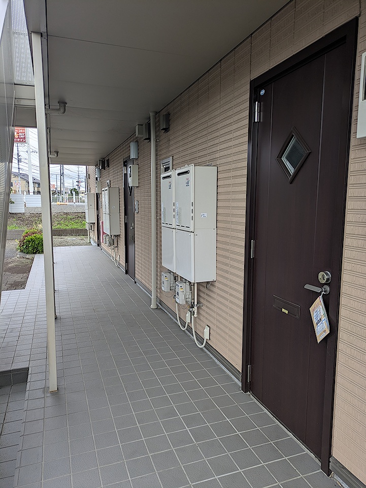 18/23 エントランス