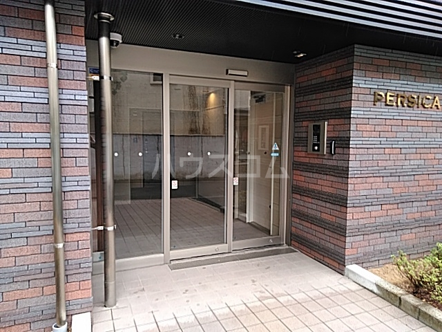 25/26 エントランス