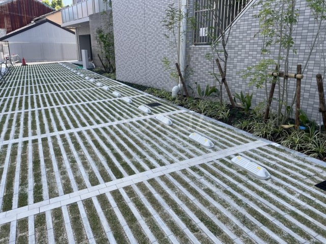 28/30 駐車場