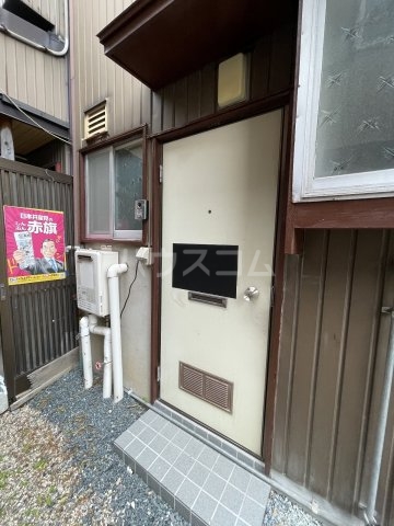 26/30 エントランス