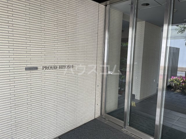 24/30 エントランス