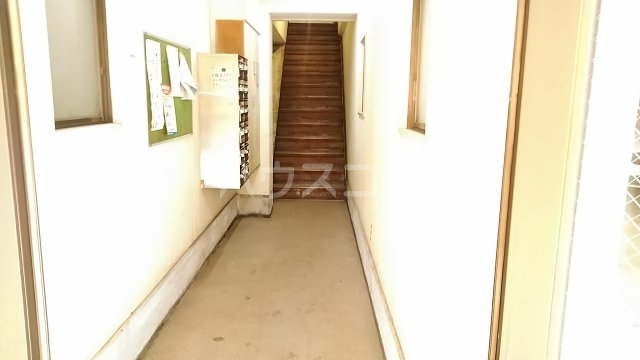 25/30 エントランス