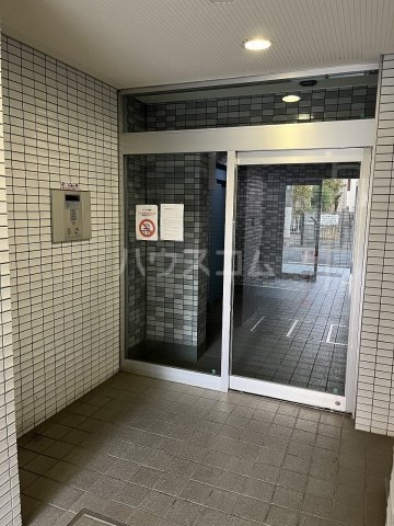 25/30 エントランス